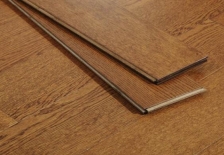 实木地板和强化地板有什么区别？
