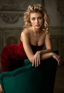 精致高雅的美女，俄罗斯摄影师丹尼斯的作品