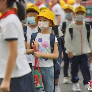 凭家长疫苗接种证明才能返校？教育部：坚决叫停！