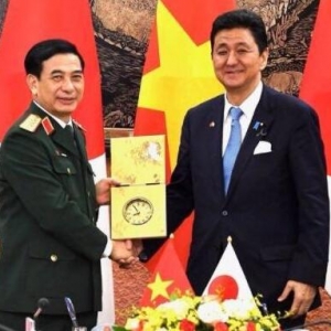 中使馆：奉劝日方不要好了伤疤忘了疼