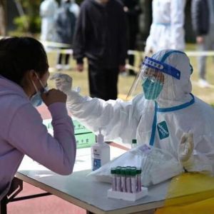 这段“谢谢南京”的视频火了：被感谢的“大白”们哭了