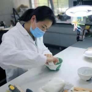 “95后”文物修复师：帮助破损文物重回“颜值巅峰”