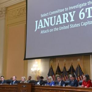 特朗普盟友班农转变态度 同意出席美国会骚乱公开听证会