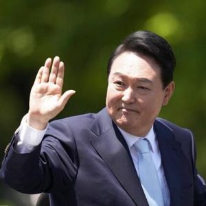 韩国民调：总统尹锡悦施政好评率首次跌破30%