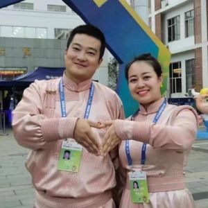通讯：“90后”博士夫妻“乐”开麻辣烫店：追寻青春味道
