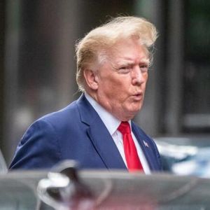 特朗普指2020大选存在欺诈 呼吁立即重新进行选举