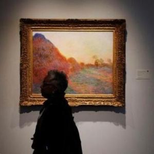 德环保组织成员向莫奈名画泼土豆泥 抗议化石燃料开采