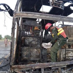 巴基斯坦旁遮普省客车发生起火事故 已致18死16伤