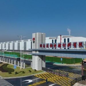 做强做优传统产业 湖南娄底“材料谷”钢花飞舞“开门红”