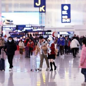 武汉天河机场单日航班量及客流量双创新高